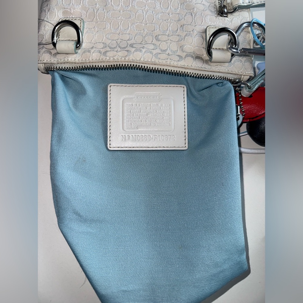Coach Ivory Floral Bumble Bee ๐ Crossbody Purse F10872 - Picture 3 of 5